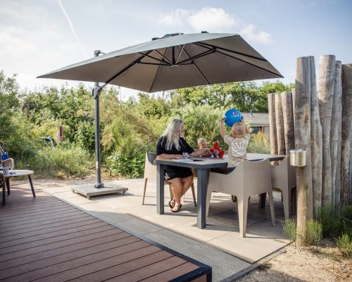Terras-Zeehond-Chalet-Julianahoeve